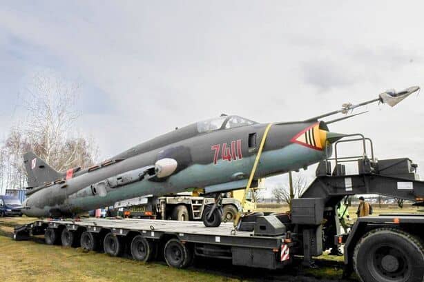 Samolot Su–22M4 na Gminnym Lądowisku