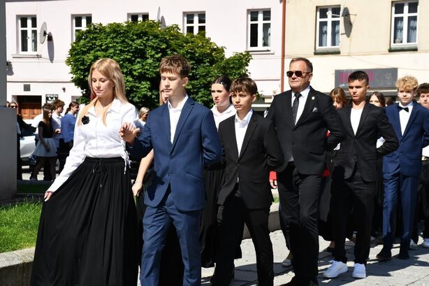 Polonez połączył pokolenia na świebodzickim Rynku